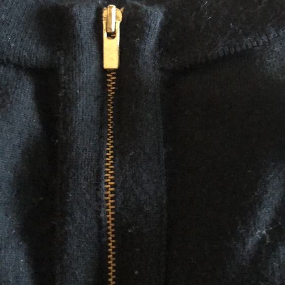 Banana Republic Sweater - Picture 5 of 6